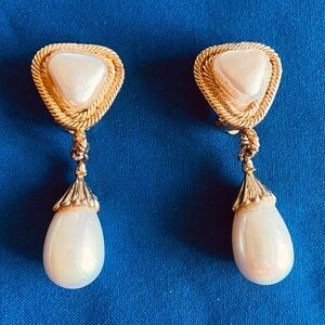 Vintage Chanel Pearl Drop Earrings